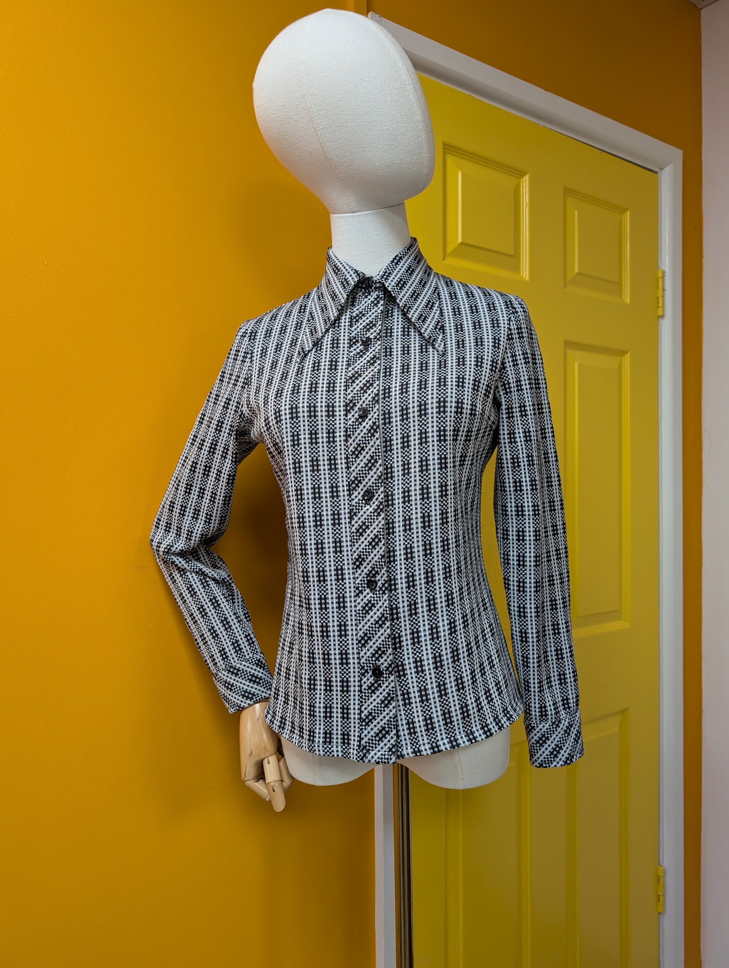 1970s St Michael crimplene dagger collar shirt - S