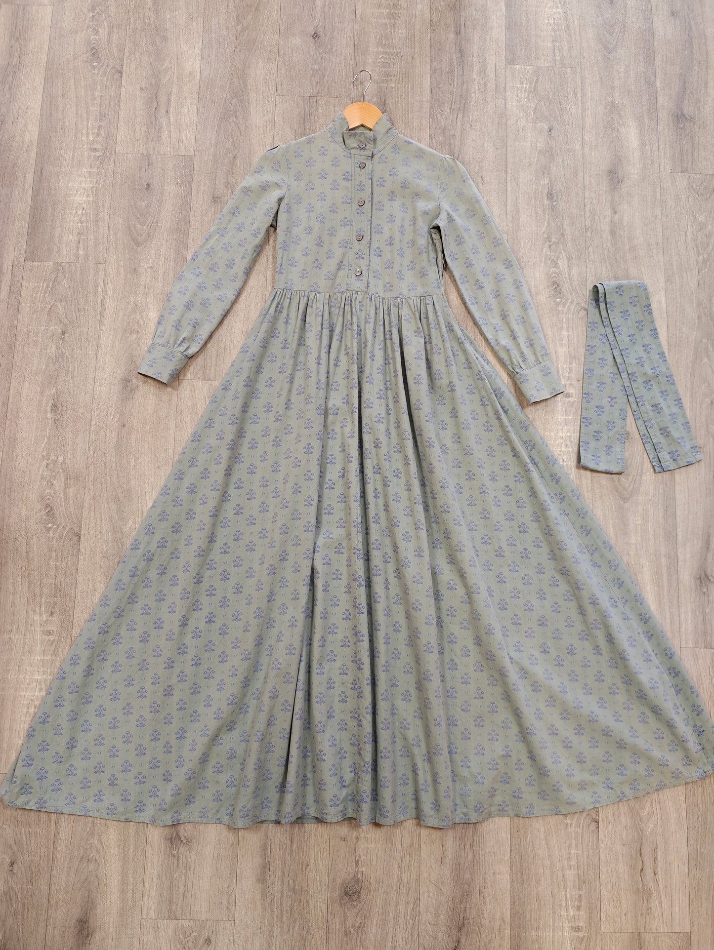 1970s Laura Ashley made in Wales cotton maxi dress & belt - XS
