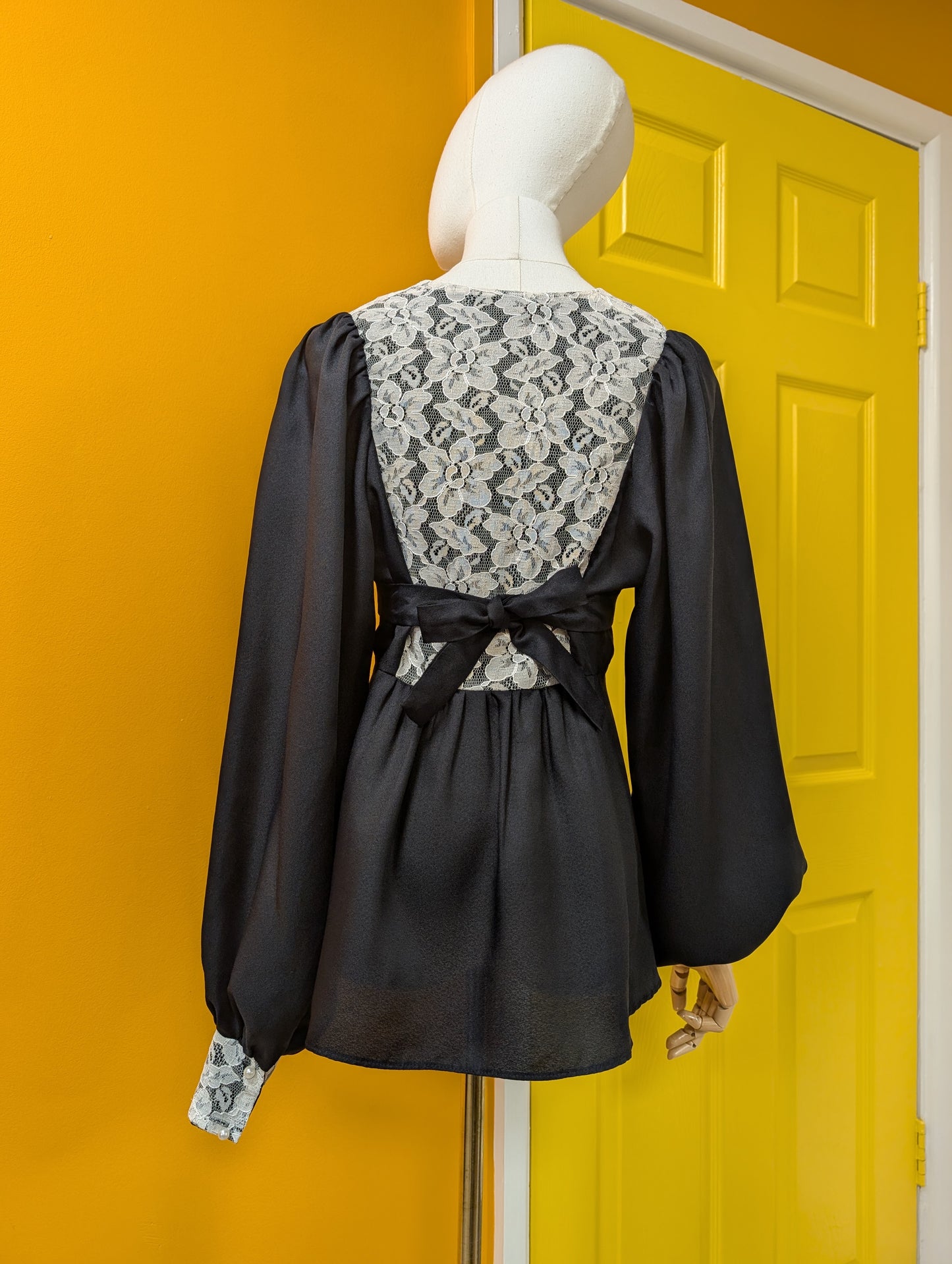 1970s C&A black blouse with white lace - S/8/10