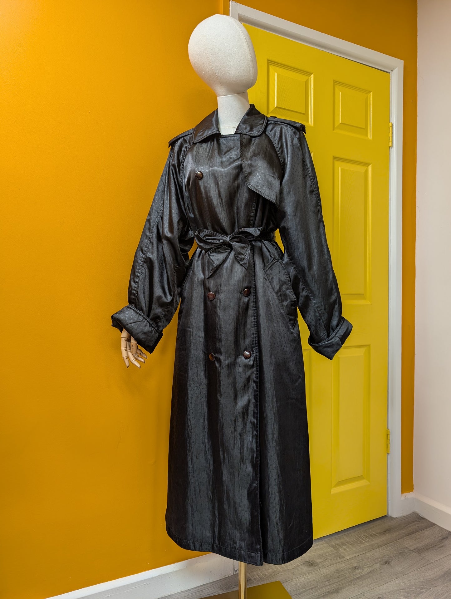 1980s 4 Seasons black trench coat - S/M