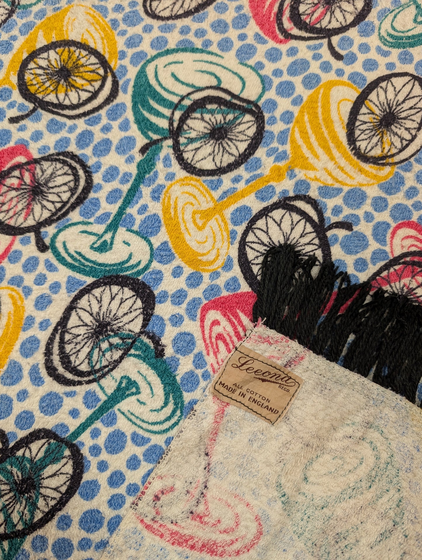 50s/60s Leeona novelty cocktail print fringed towel