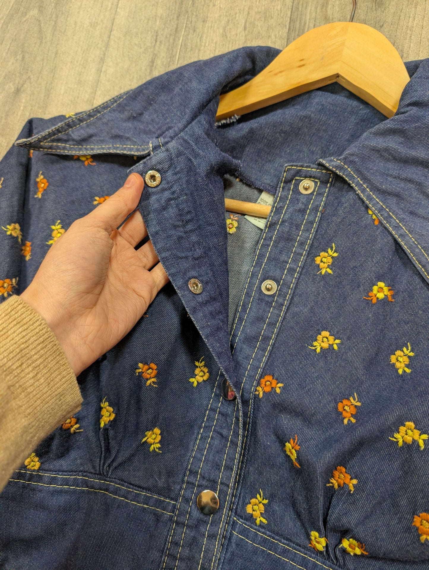 1970s embroidered denim cropped shirt - S