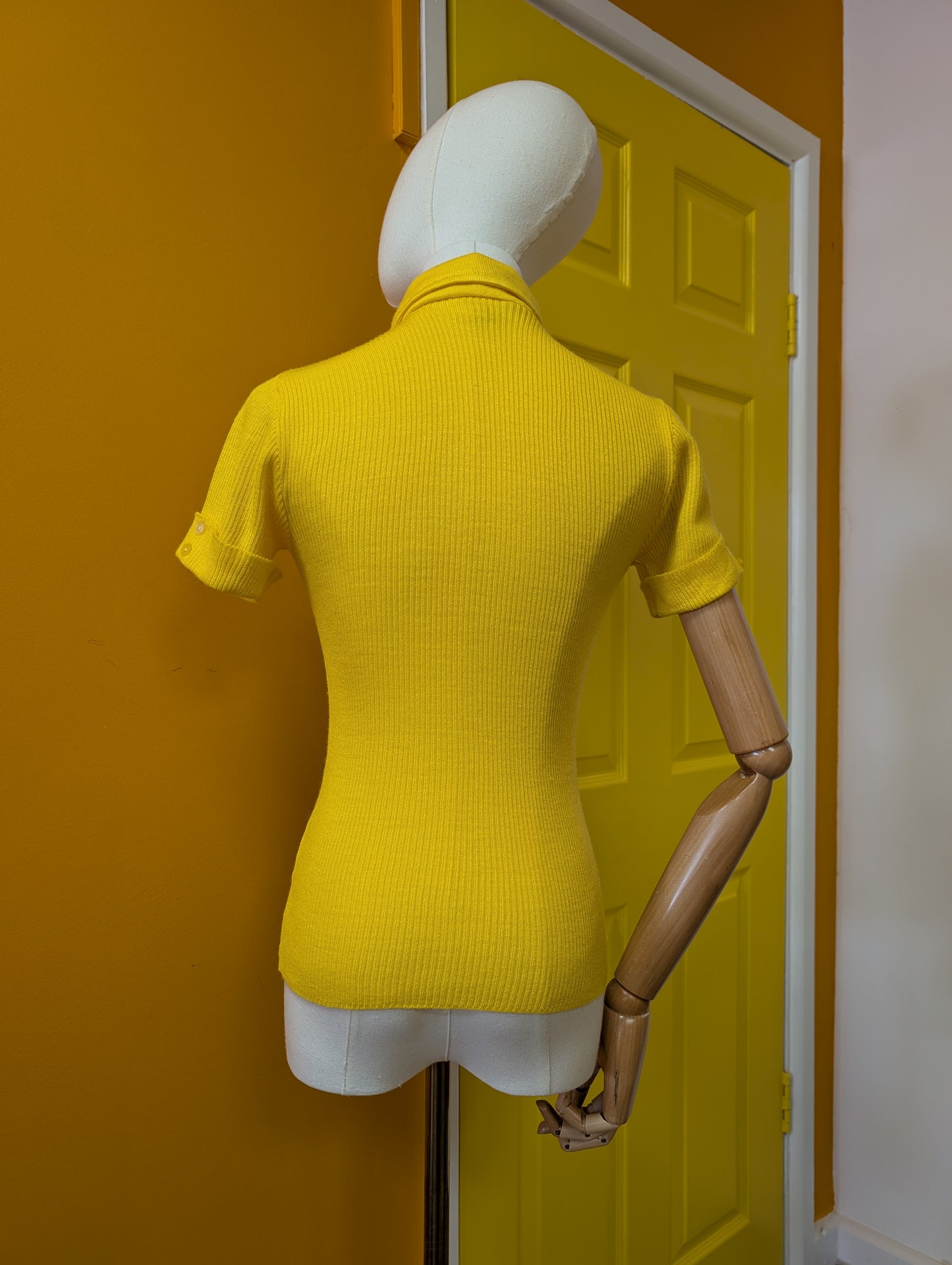 1970s yellow dagger collar shirt - XS/S