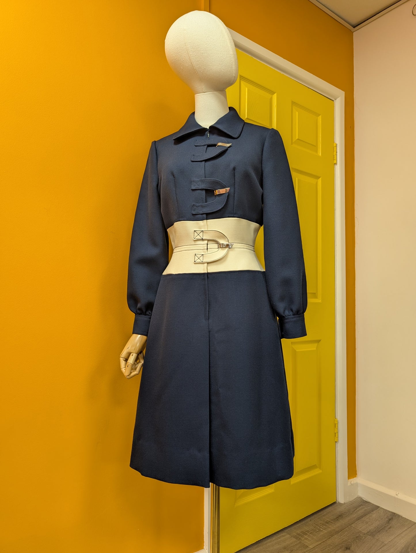 1960s Louis Feraud at Rembrandt navy pure new wool dress - S/8