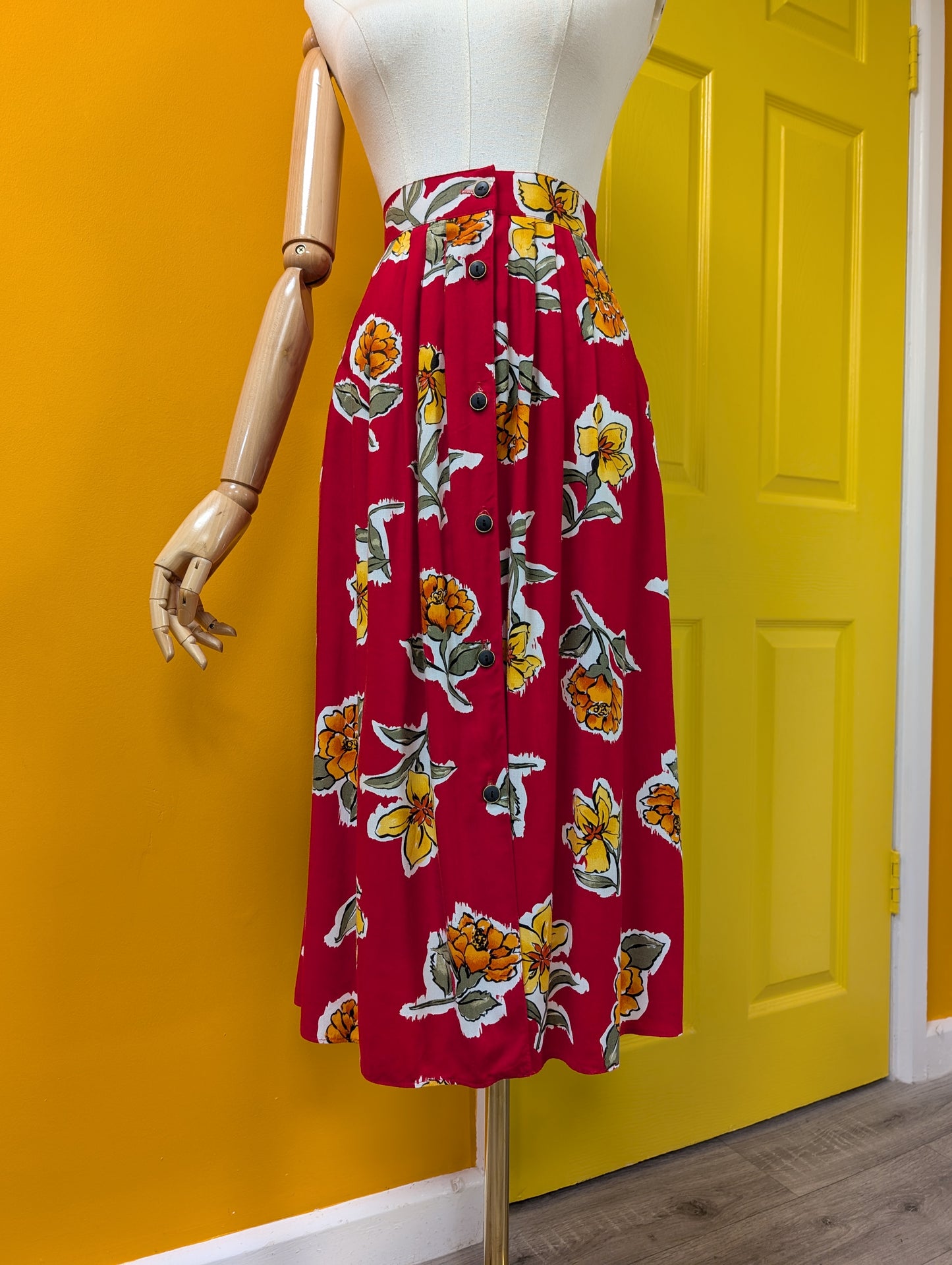 1980s red floral skirt - M