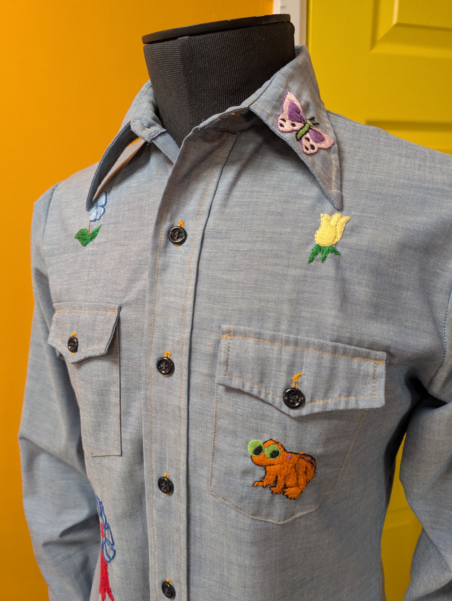 1970s Van Heusen 417 Vanopress embroidered shirt