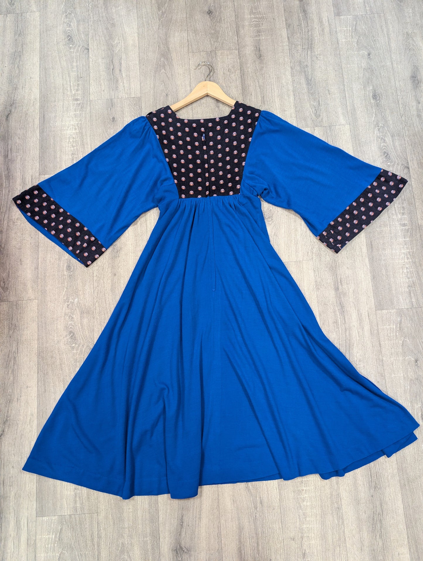 1970s Wallis blue dress with black floral trim - XS/S/6/8