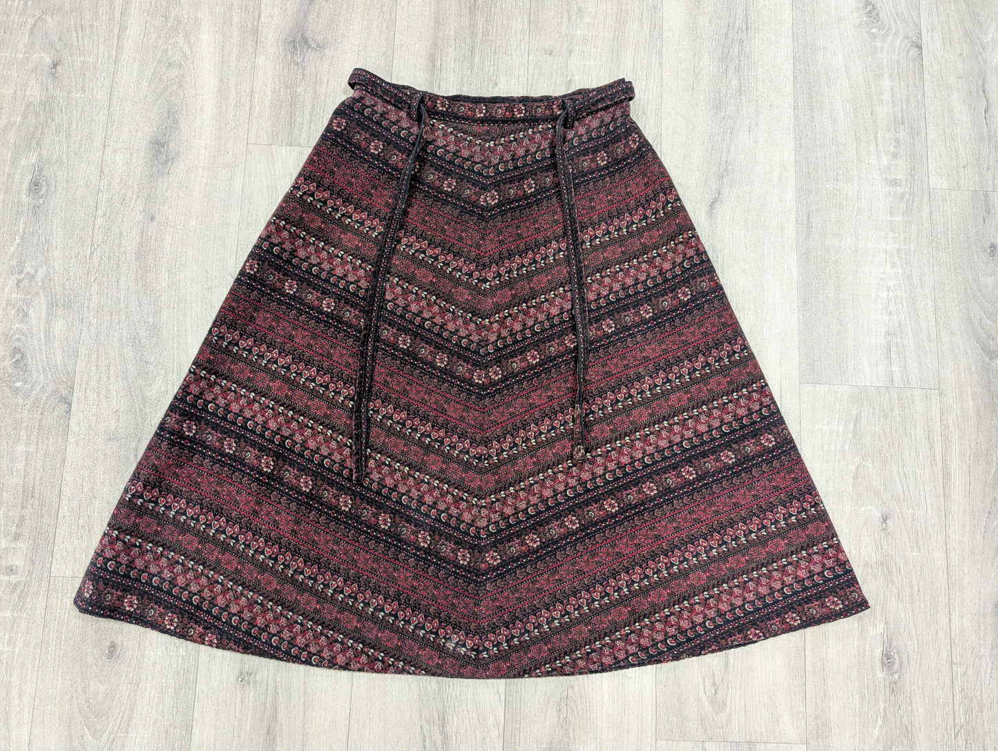 1970s needlecord skirt with belt - 26" waist