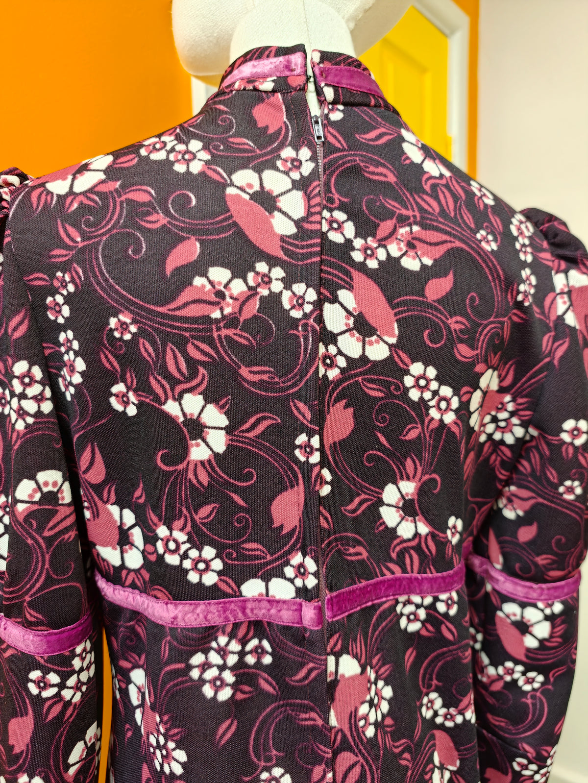 1970s floral maxi dress with velvet trim - M/12
