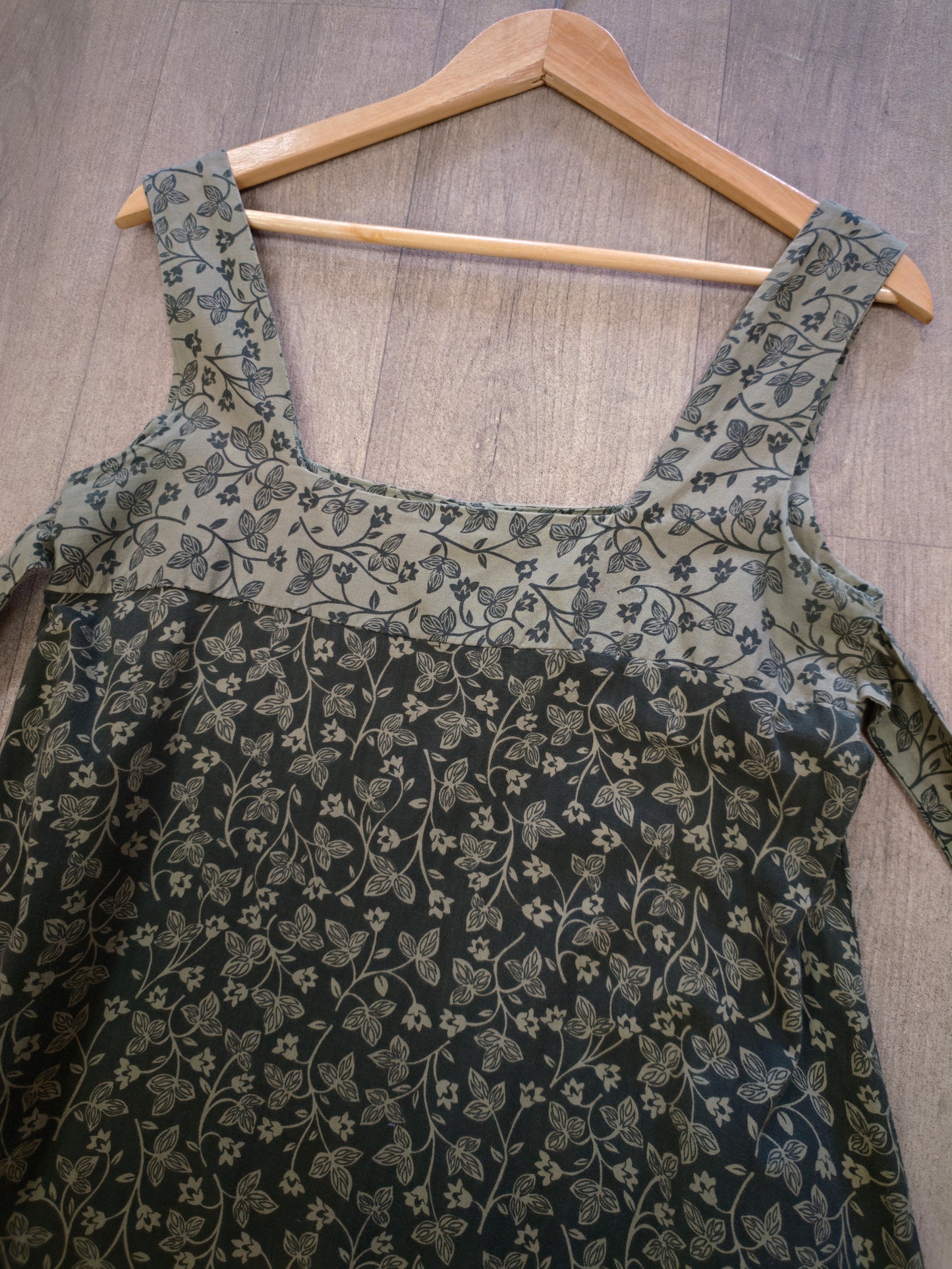 1970s Shelana green floral tiered cotton dress - XS/S/6/8