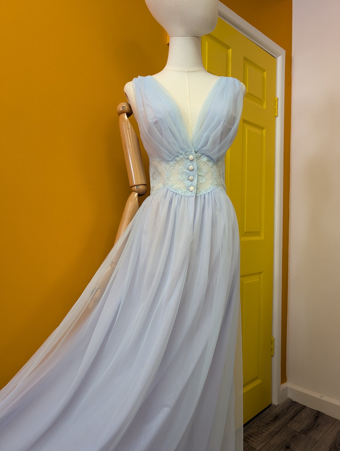 Gorgeous 1960s Kayser nightdress - S/8