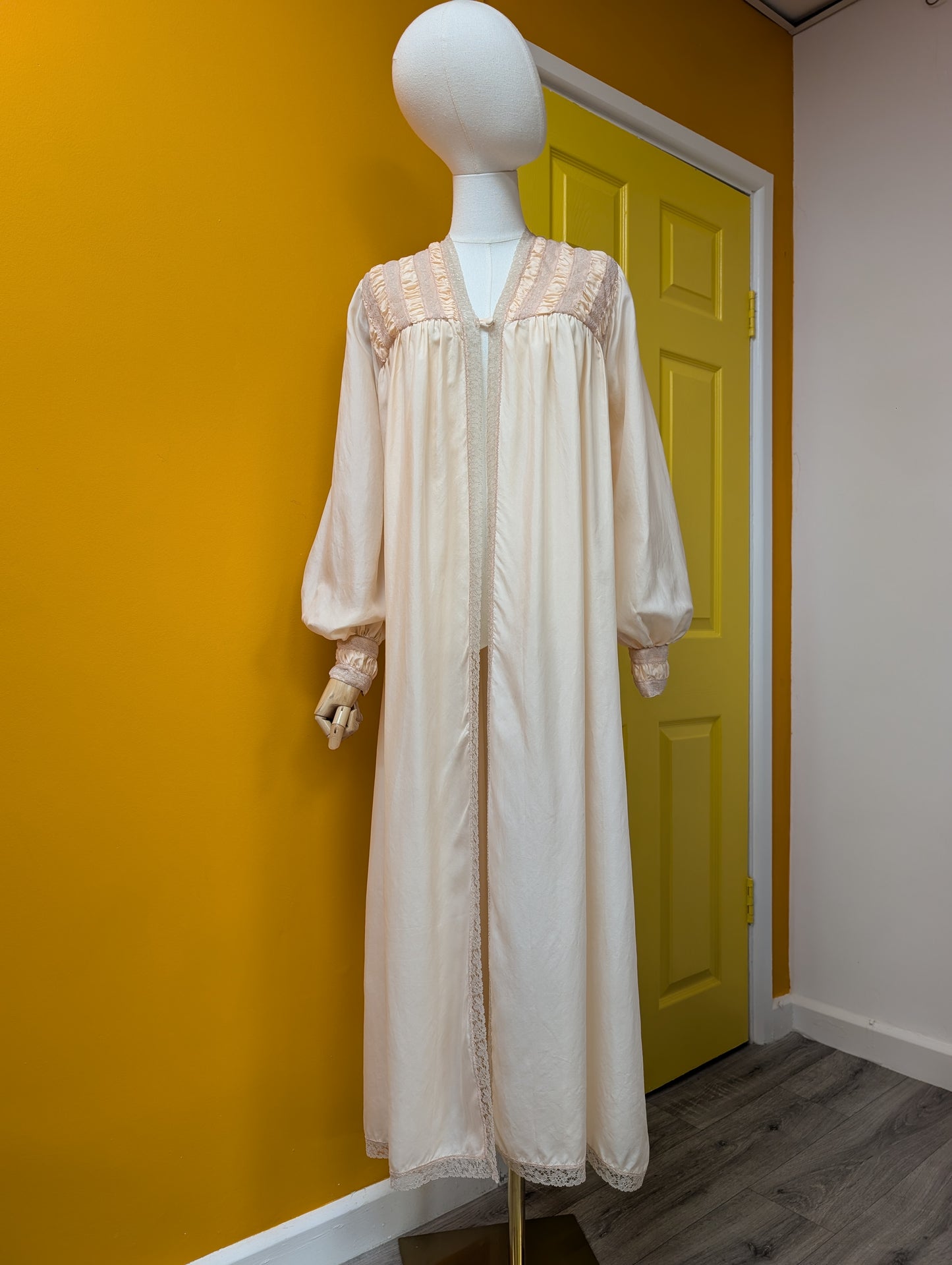 Gorgeous 70s/80s Janet Reger silk peignoir