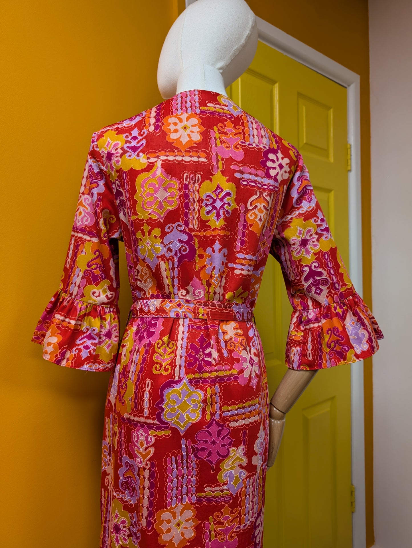 1960s St Michael psychedelic cotton housecoat with belt - S/8/10