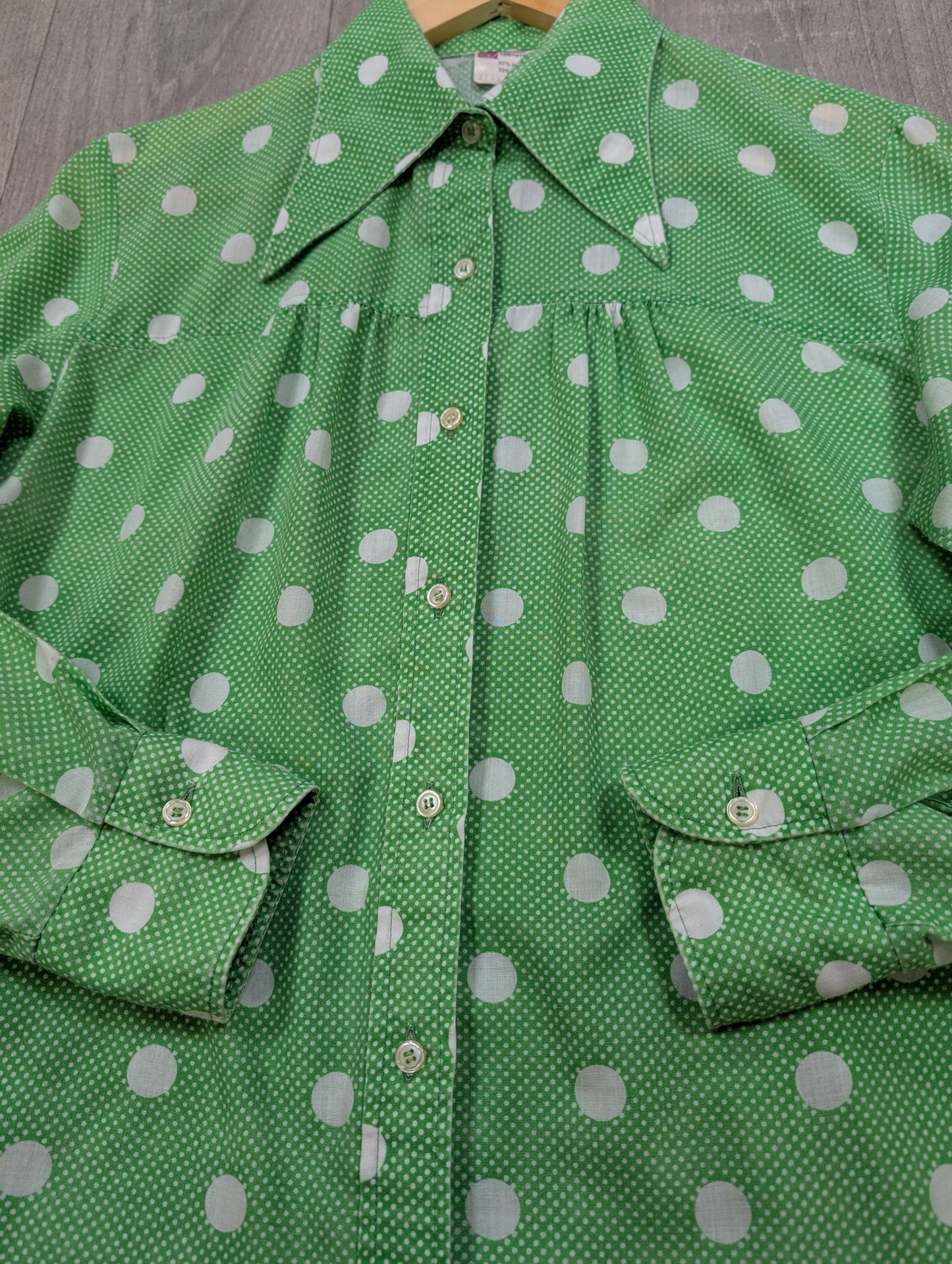 1970s green & white polka dot dagger collar shirt - M