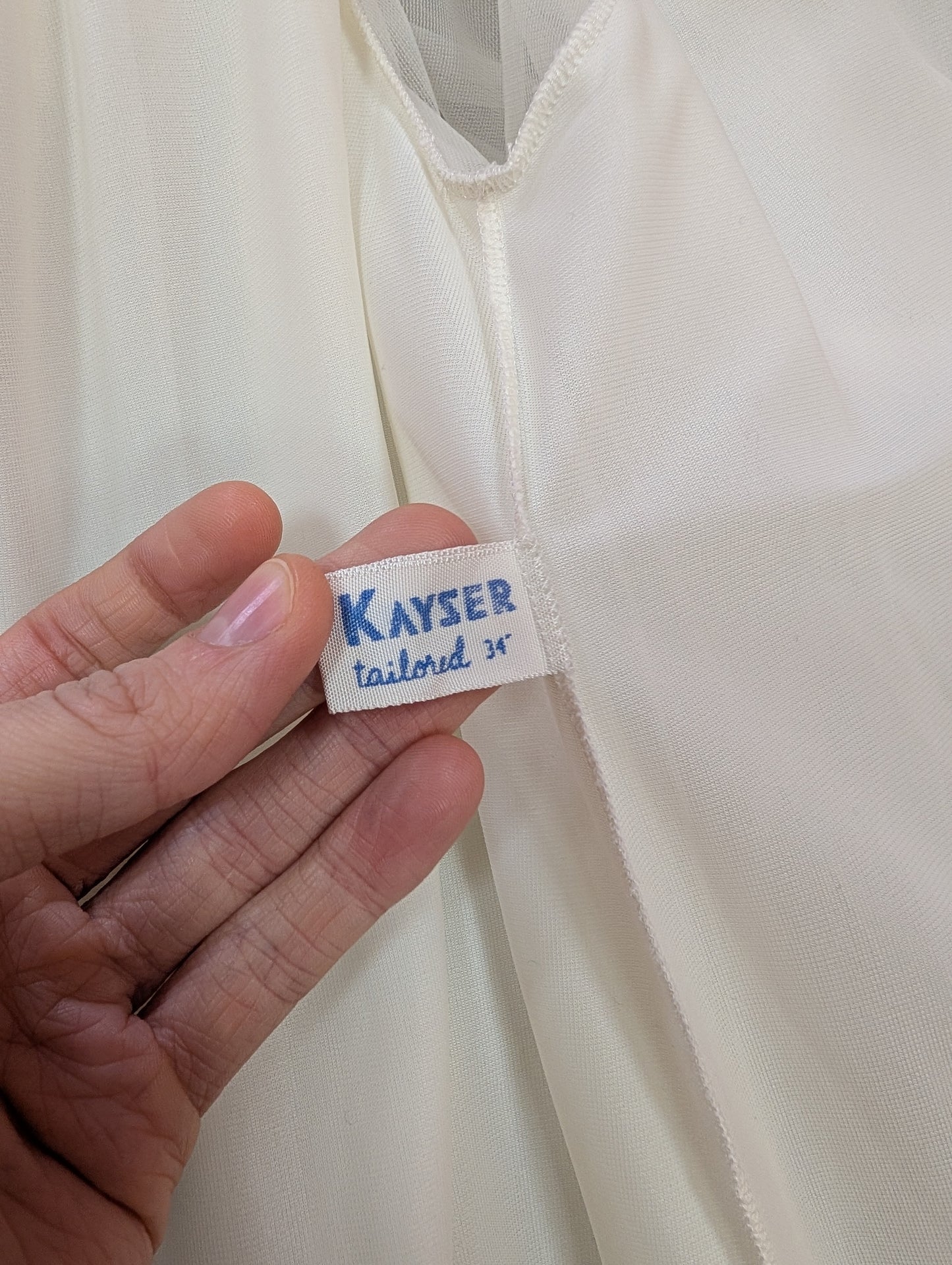 1960s Kayser Bondor flouncy negligee/dressing gown