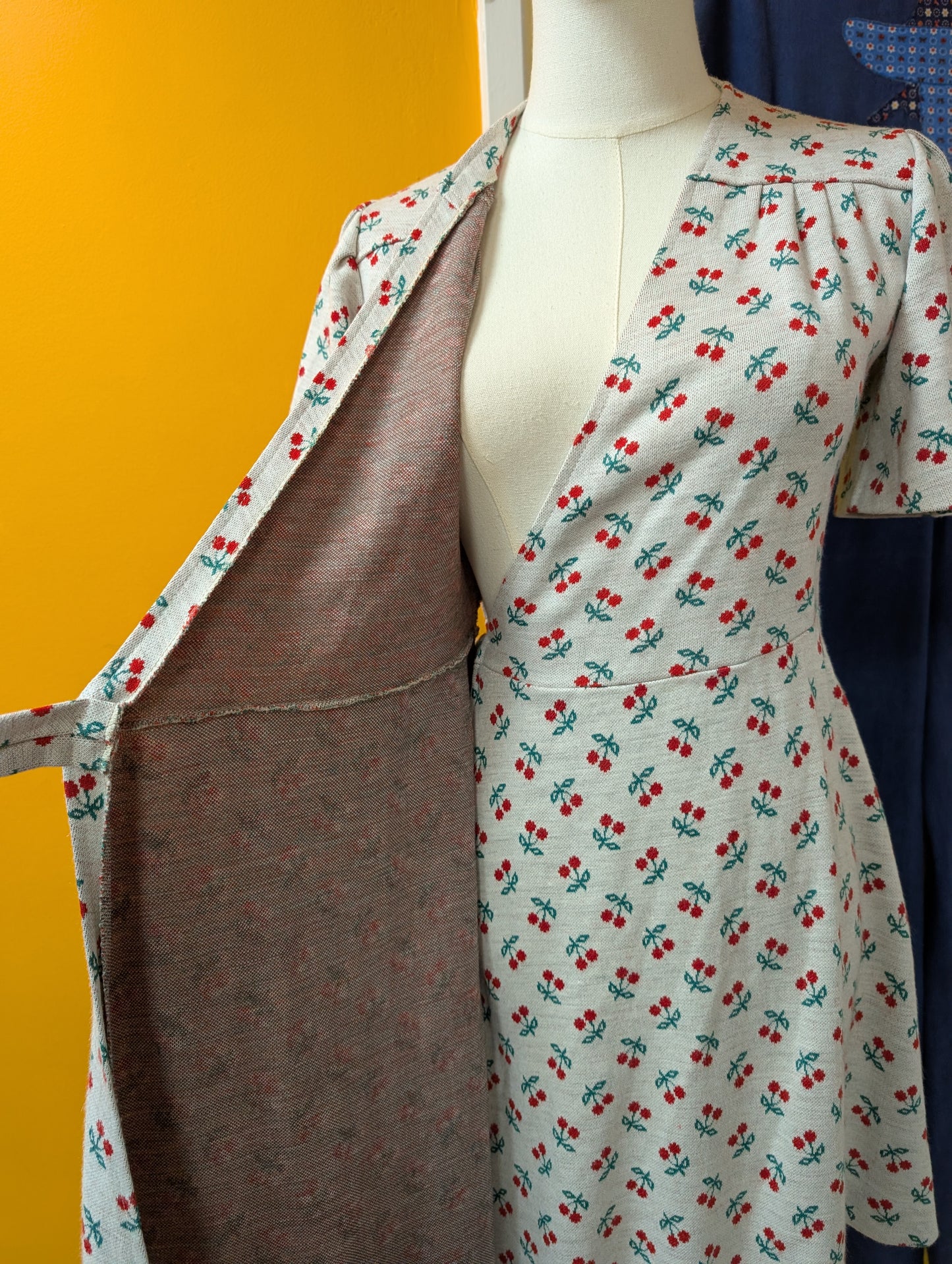 1970s cherry wrap dress - XS/S