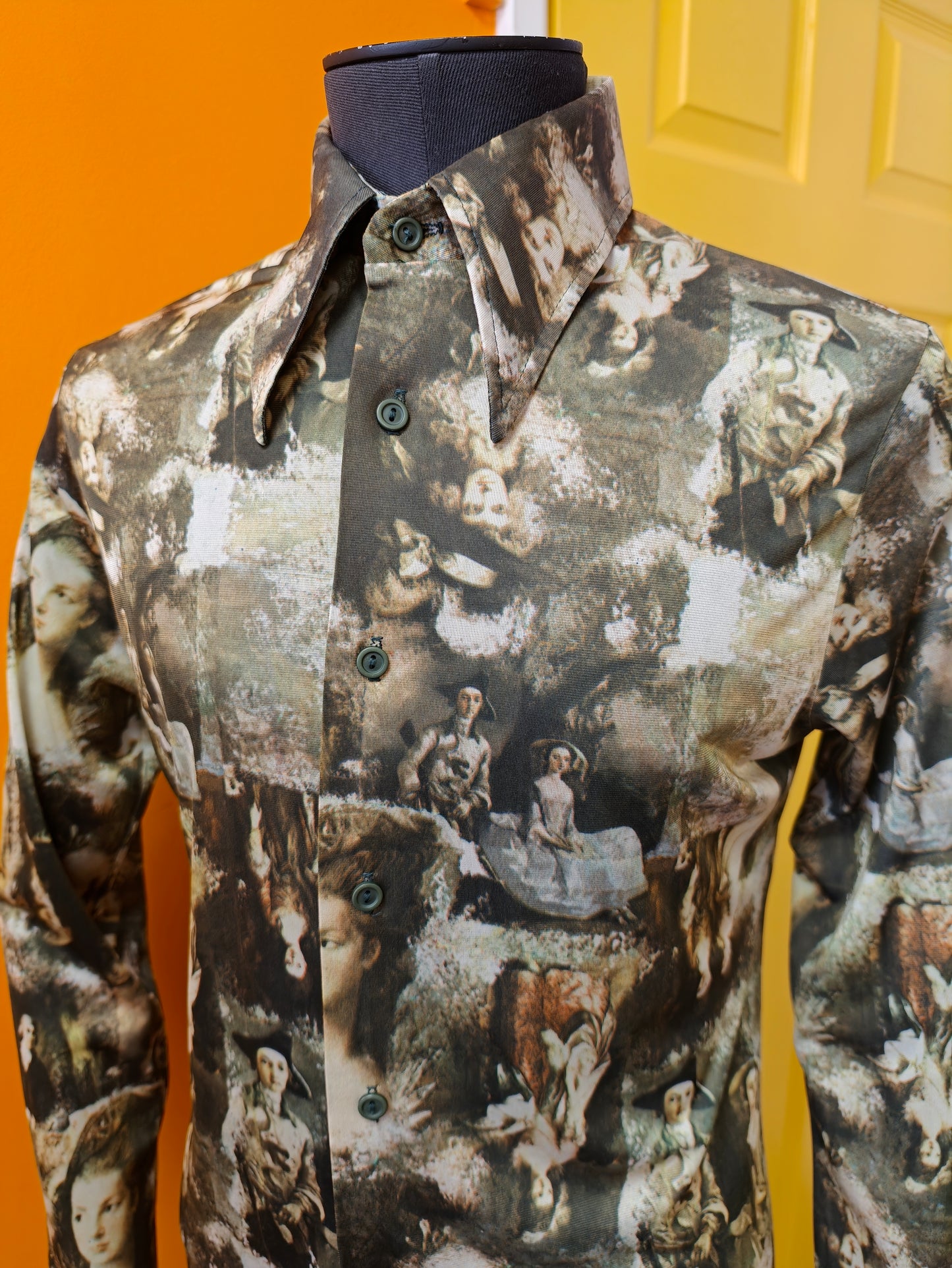 1970s Kennington novelty print dagger collar shirt