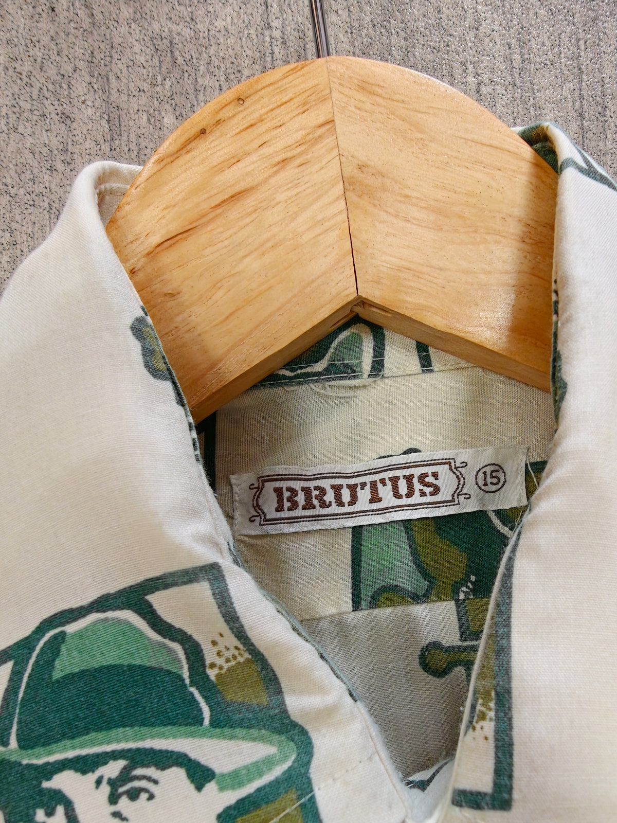 1970s Brutus novelty Al Capone print dagger collar shirt