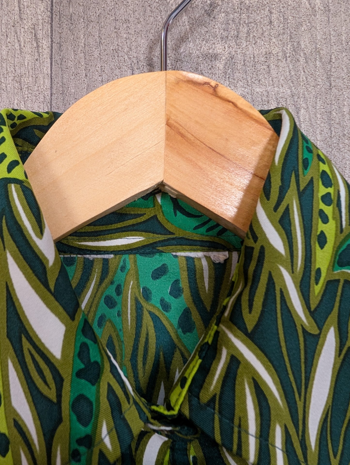 1970s green novelty print tiger shirt - S/M