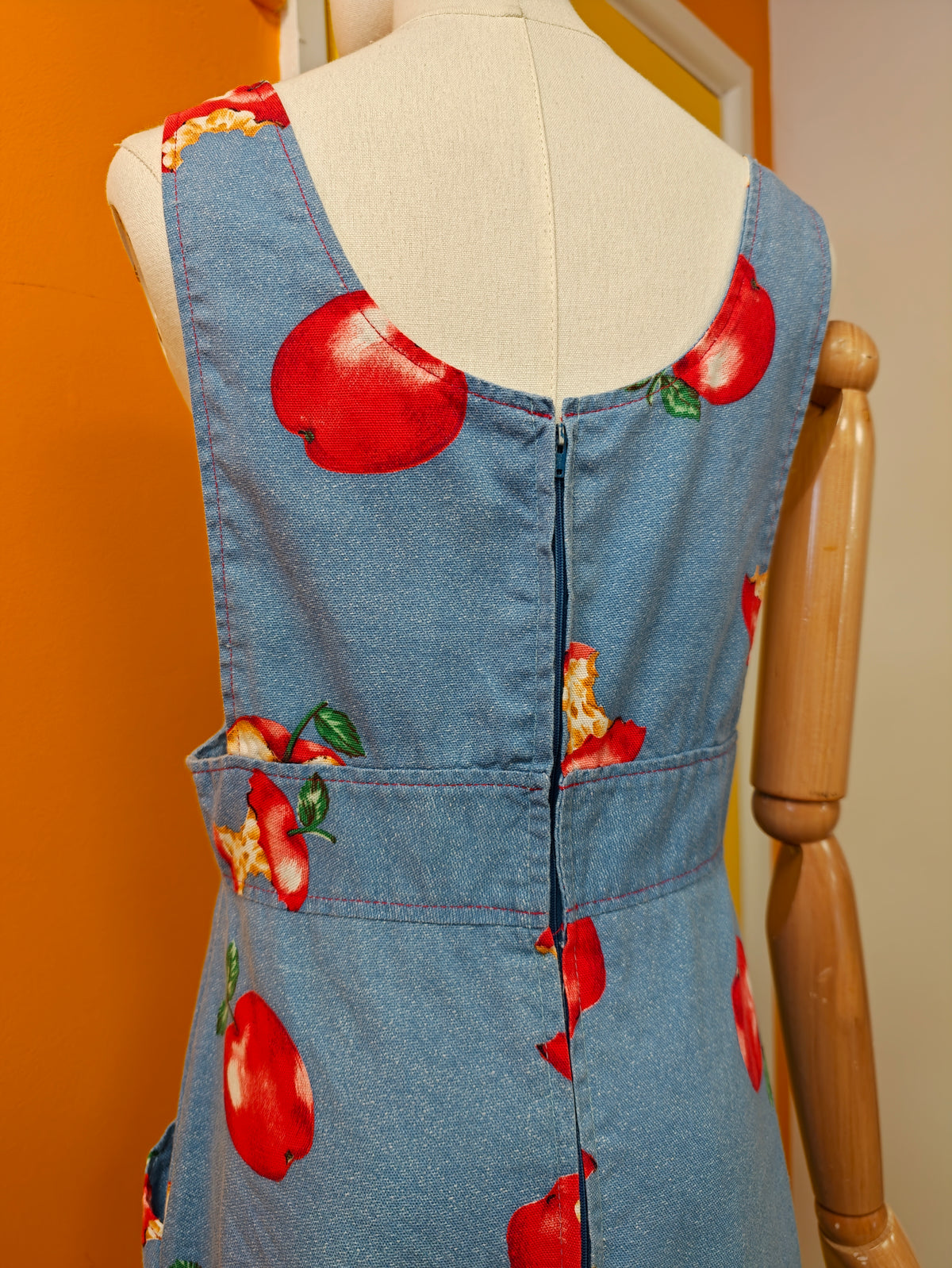 1970s Darling Hager apple print pinafore dress - M/12