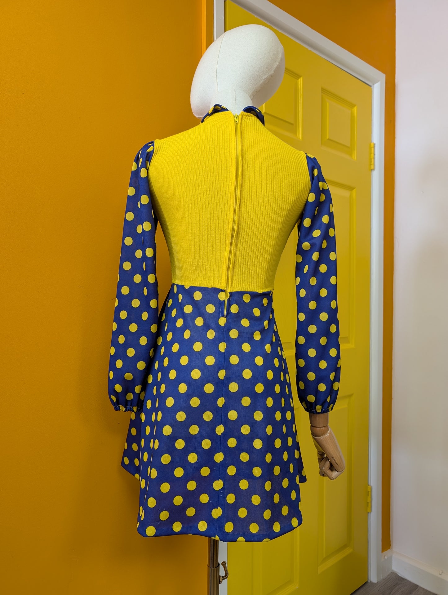 1970s navy blue/yellow spotty mini dress - XS/6
