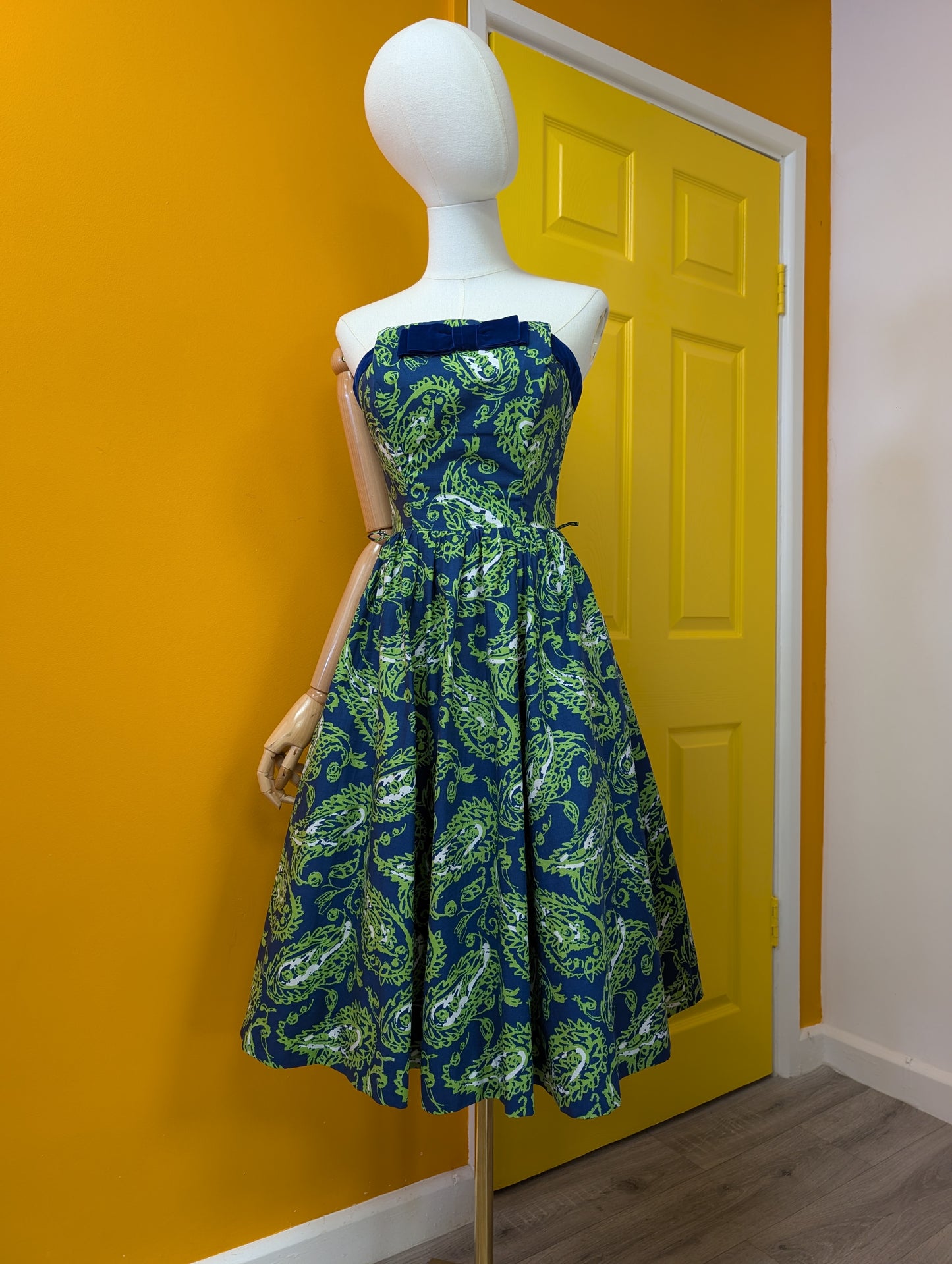 1950s Peter Robinson paisley strapless dress & shawl - XS/6