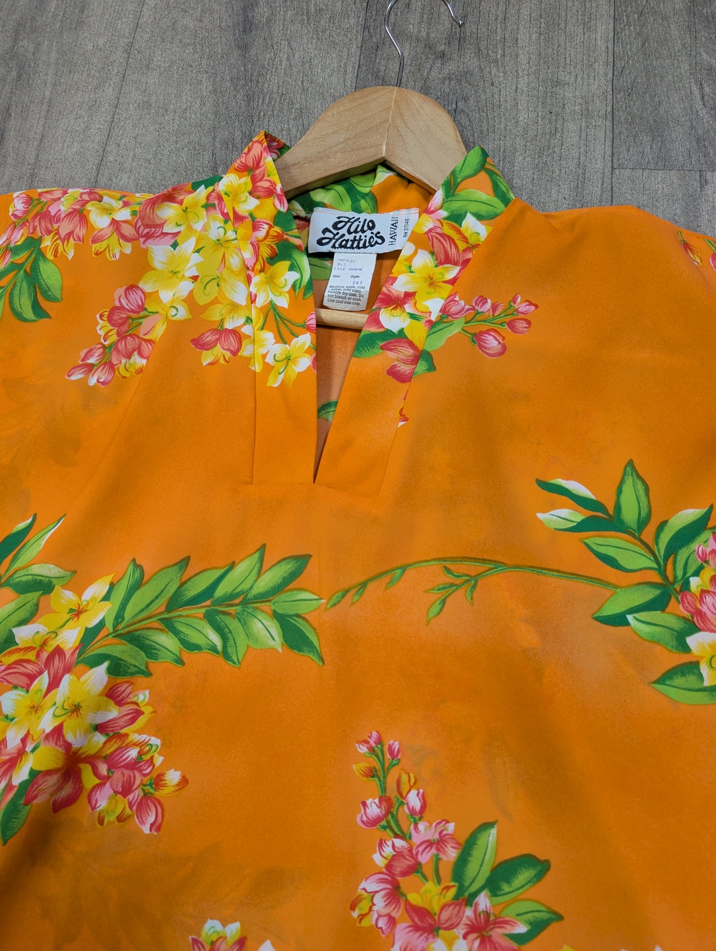 1970s Hilo Hattie's Hawaiian kaftan top