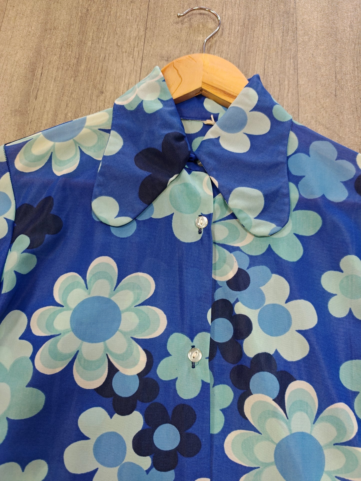 1970s blue flower power shirt - S