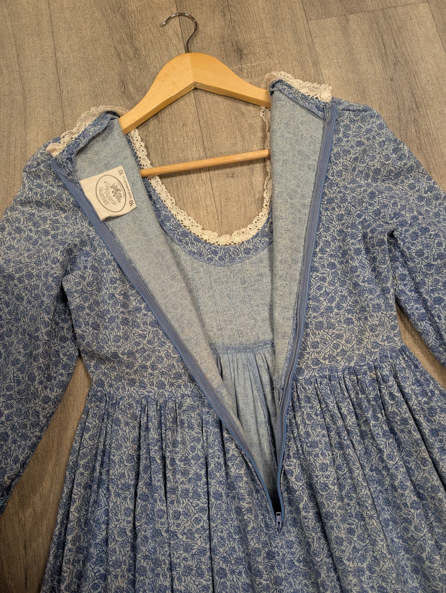 Gorgeous 1970s Laura Ashley made in Wales cotton maxi dress - XS/6/8