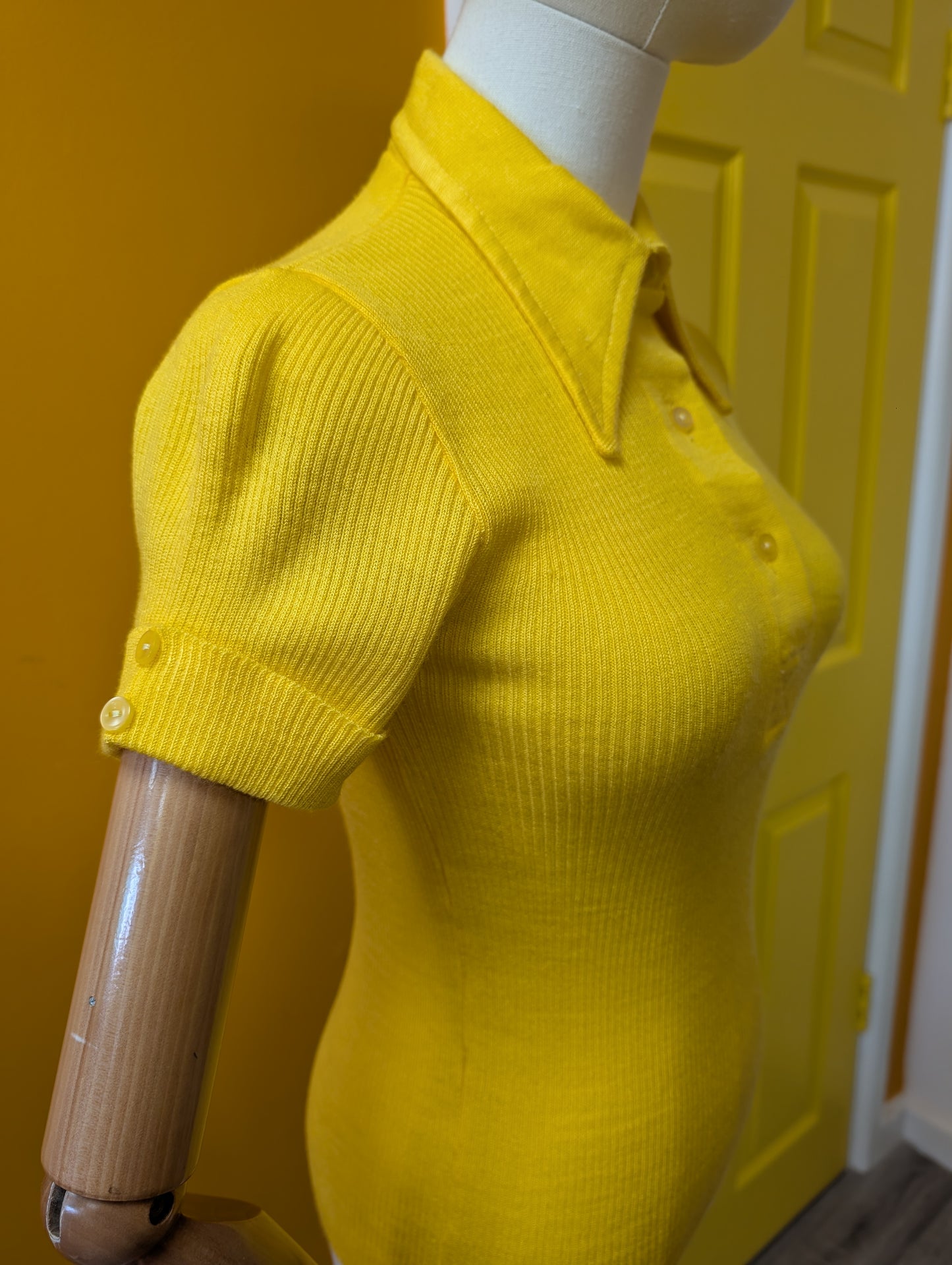 1970s yellow dagger collar shirt - XS/S