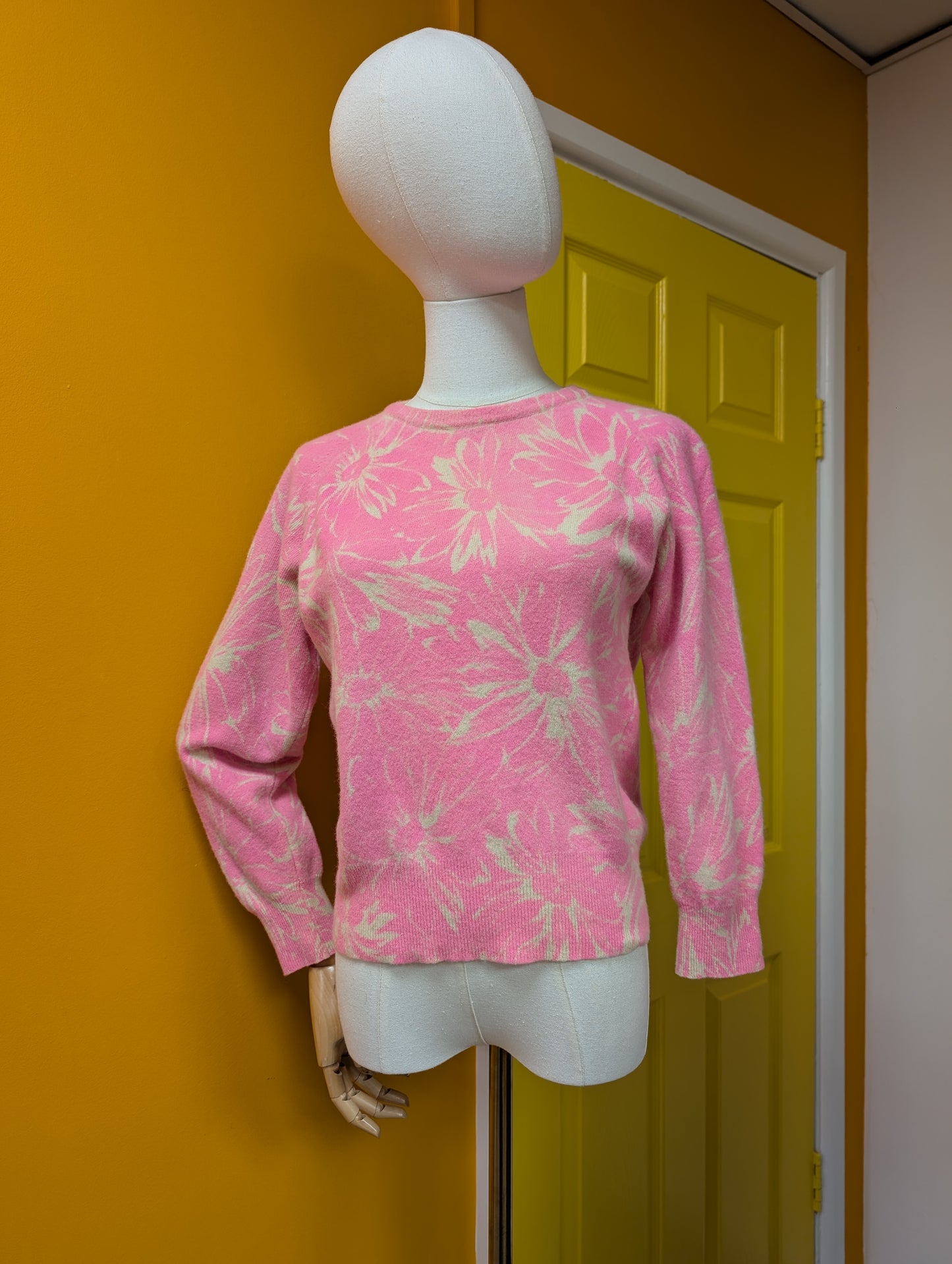 1960s Daisy pink wool jumper - S