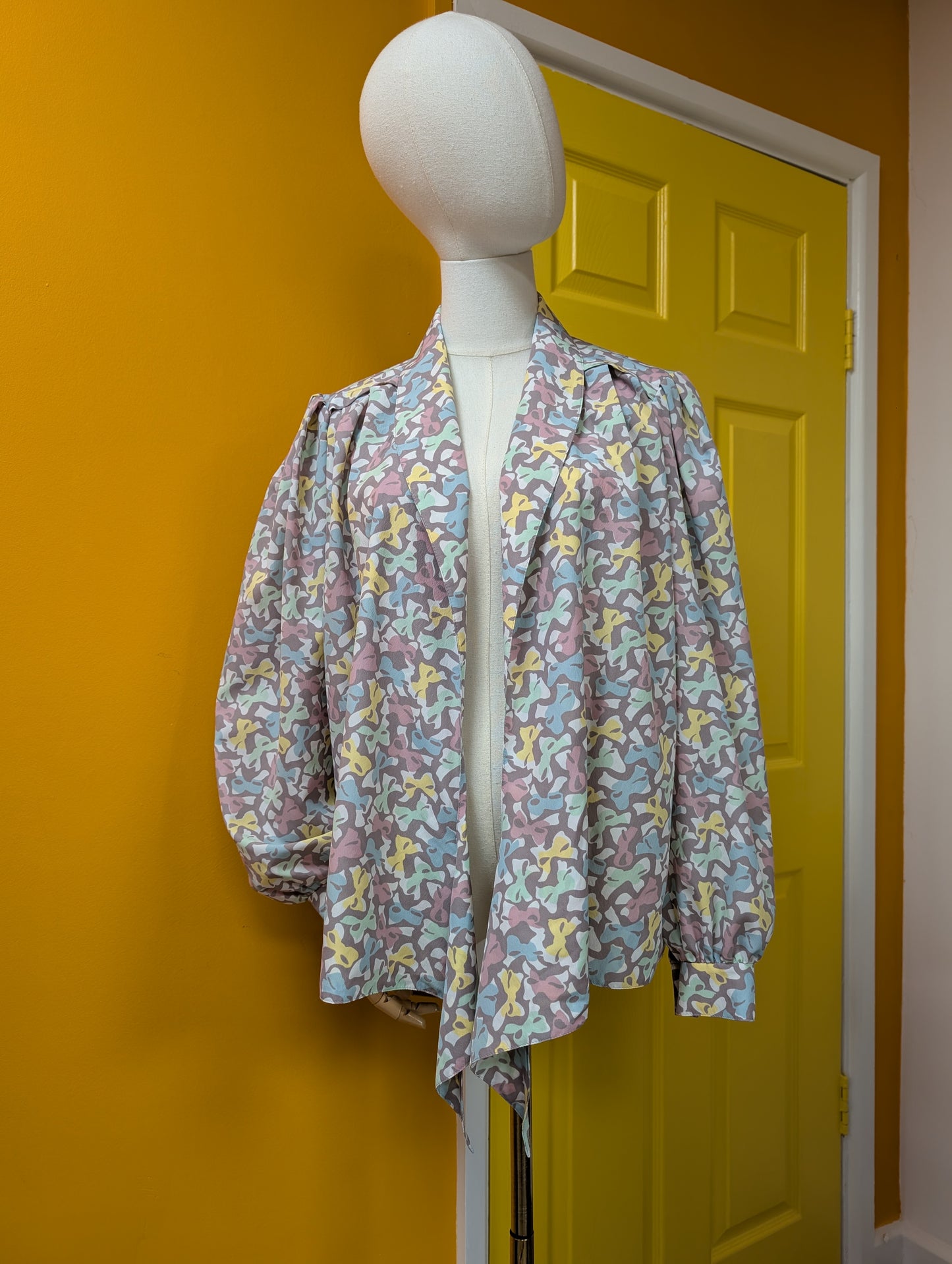 1980s Marquesa bow print jacket/cover up - M