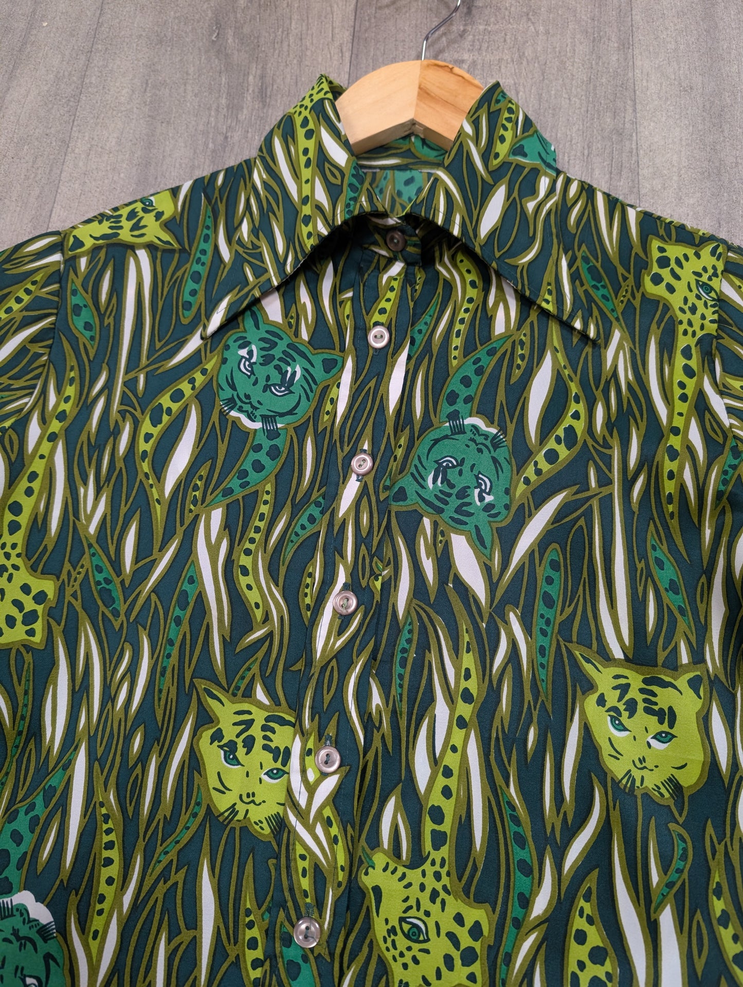 1970s green novelty print tiger shirt - S/M