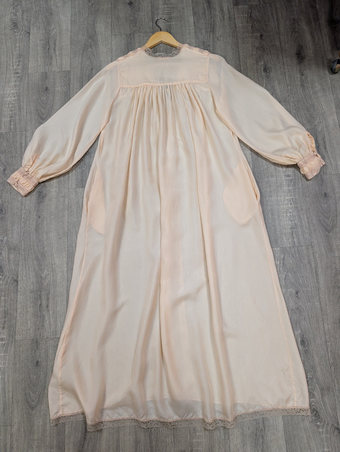 Gorgeous 70s/80s Janet Reger silk peignoir