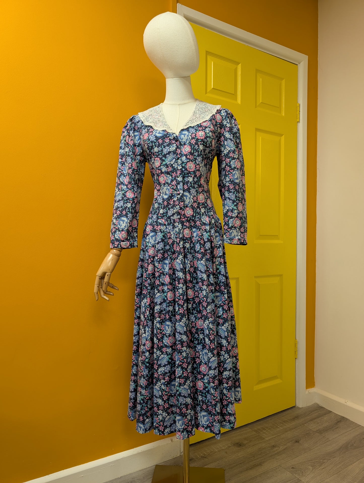 1980s Laura Ashley blue floral lace collar dress - S/10