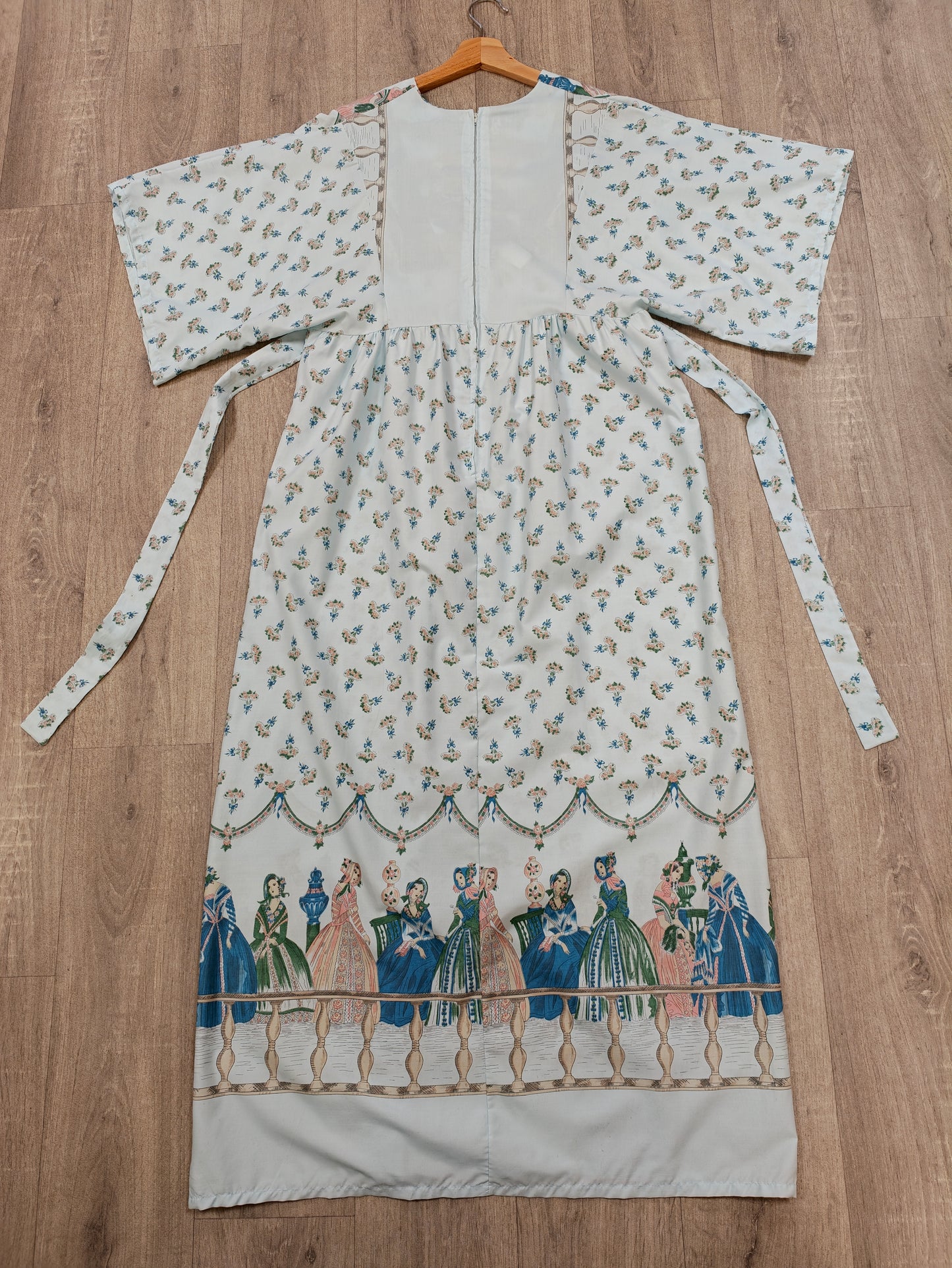 Beautiful 1970s novelty print dress - M