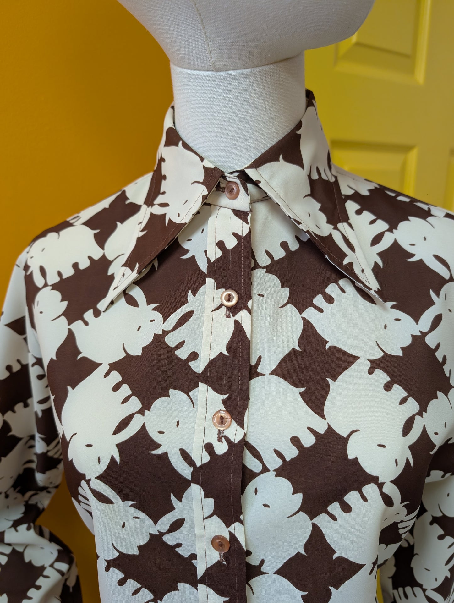 1970s novelty elephant print dagger collar shirt - M