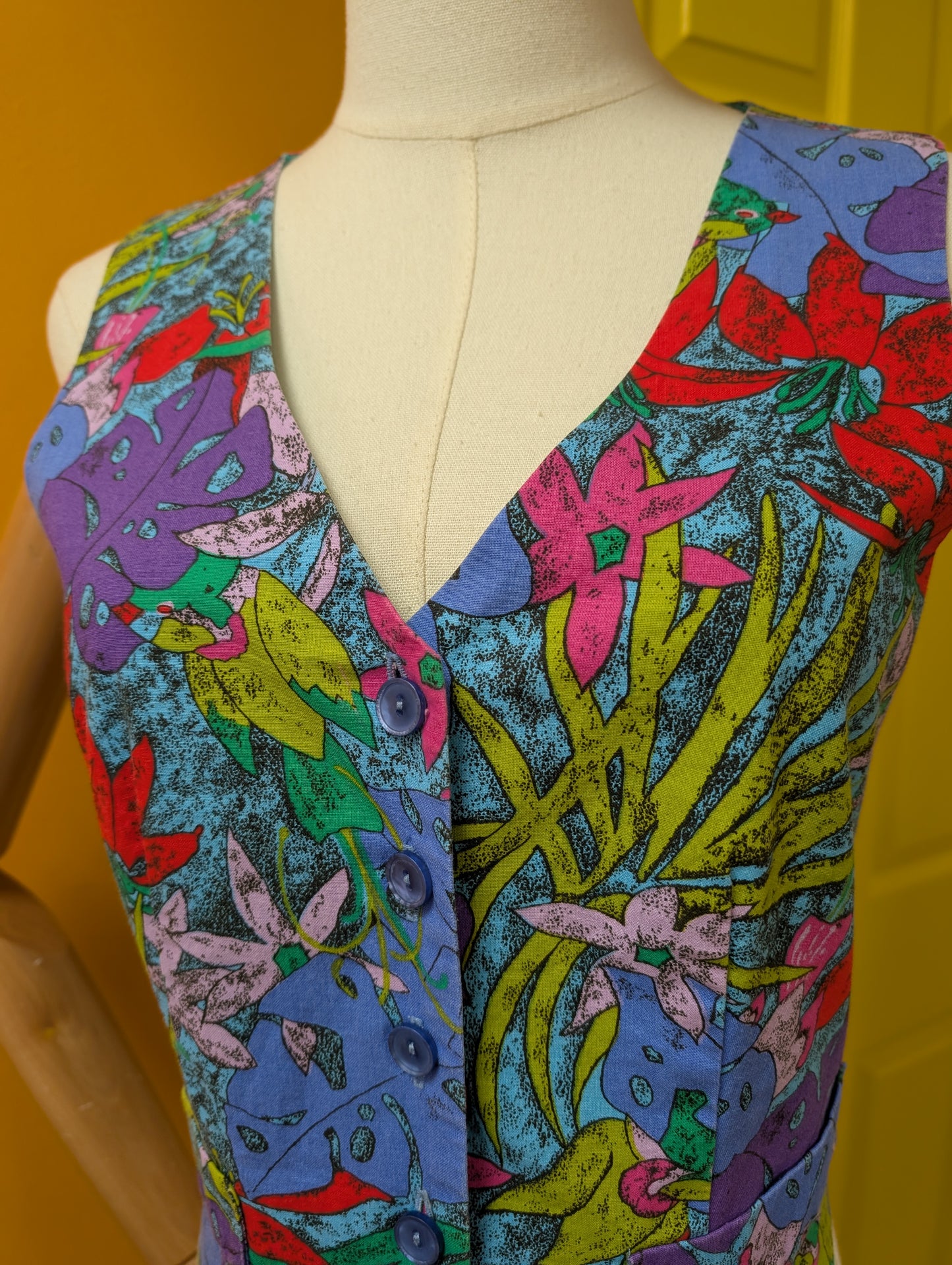 1980s Nightingales novelty print cotton waistcoat - XS/S