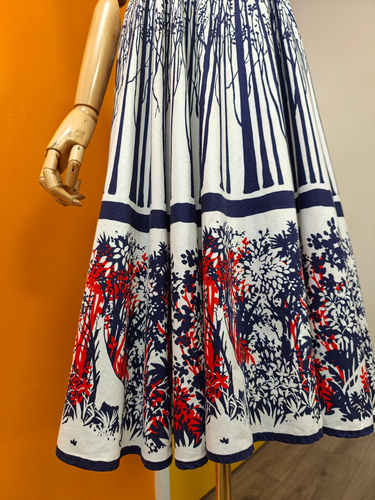 1980s novelty print full circle cotton skirt - 24" waist