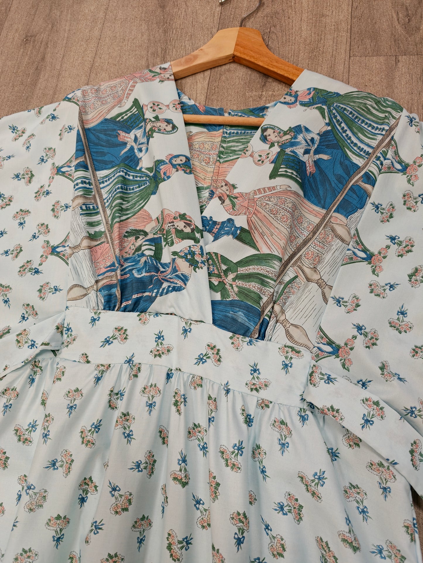 Beautiful 1970s novelty print dress - M