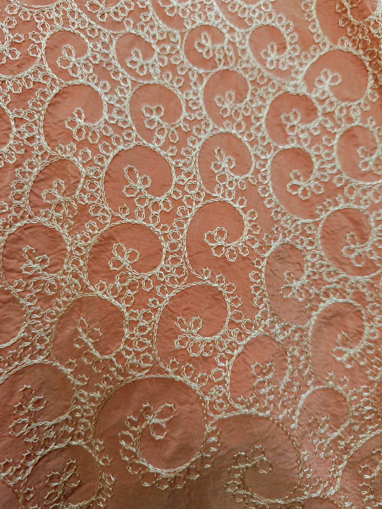 Gorgeous 1940s pink embroidered taffeta dressing gown/robe - L