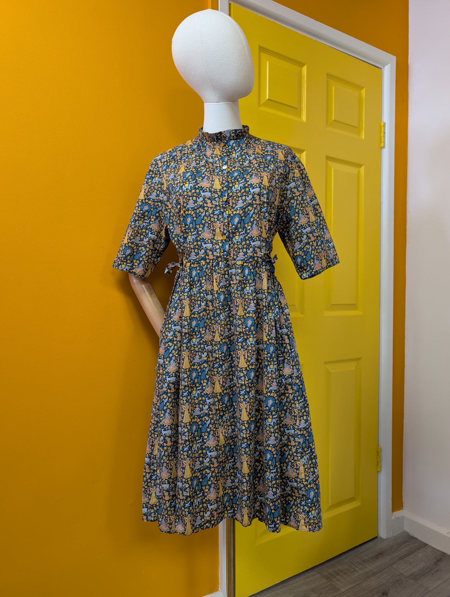 Liberty 'Dancing Ladies' print dress - M/L