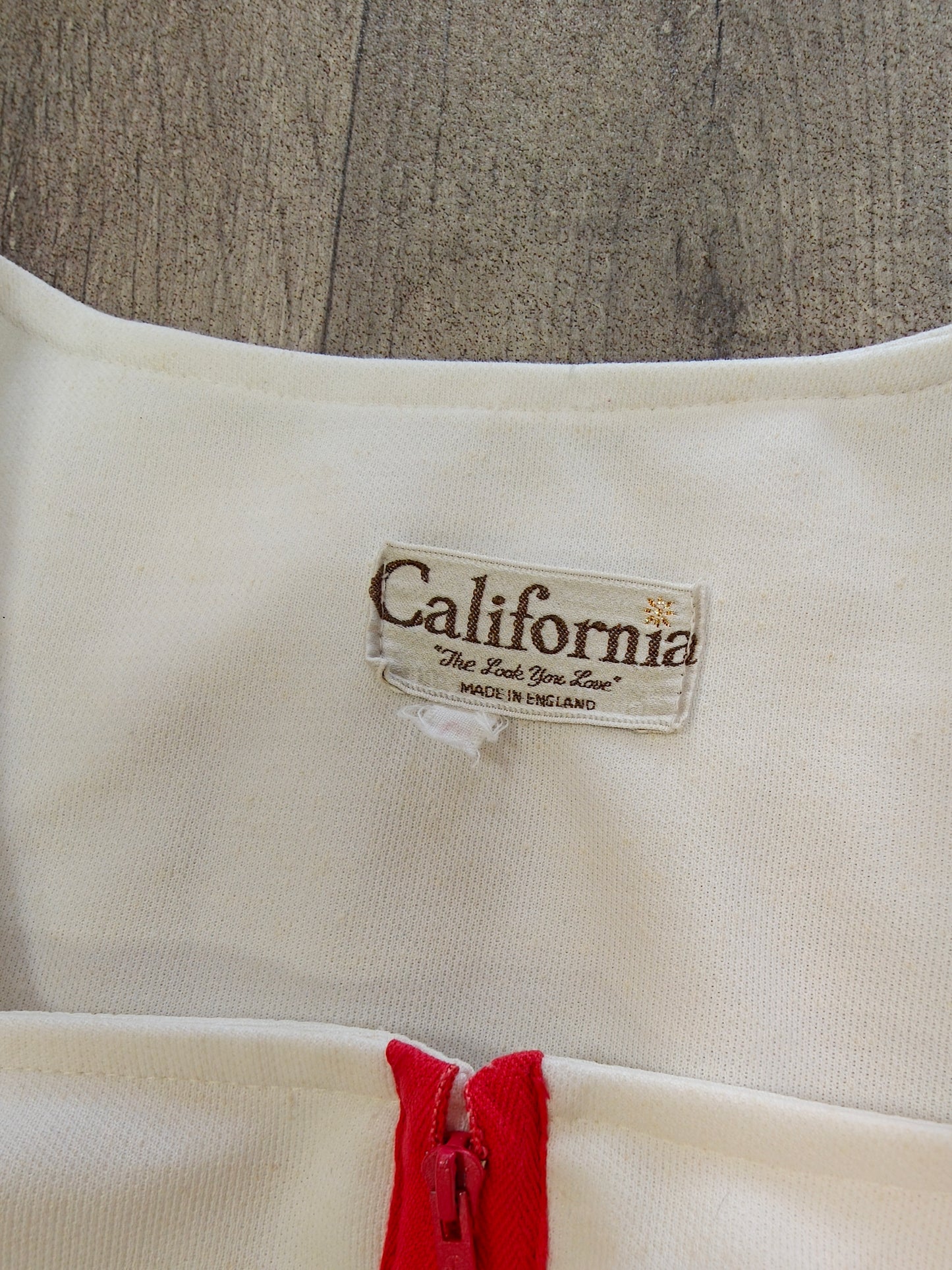 1970s California white dress with red zippers - S/8/10