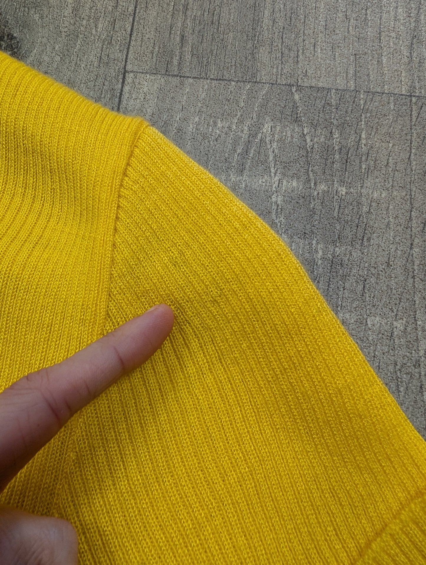 1970s yellow dagger collar shirt - XS/S