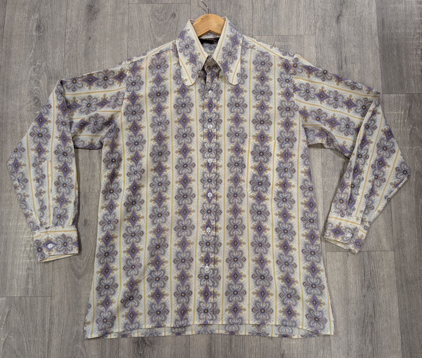 Early 1970s Ben Sherman twist tag shirt