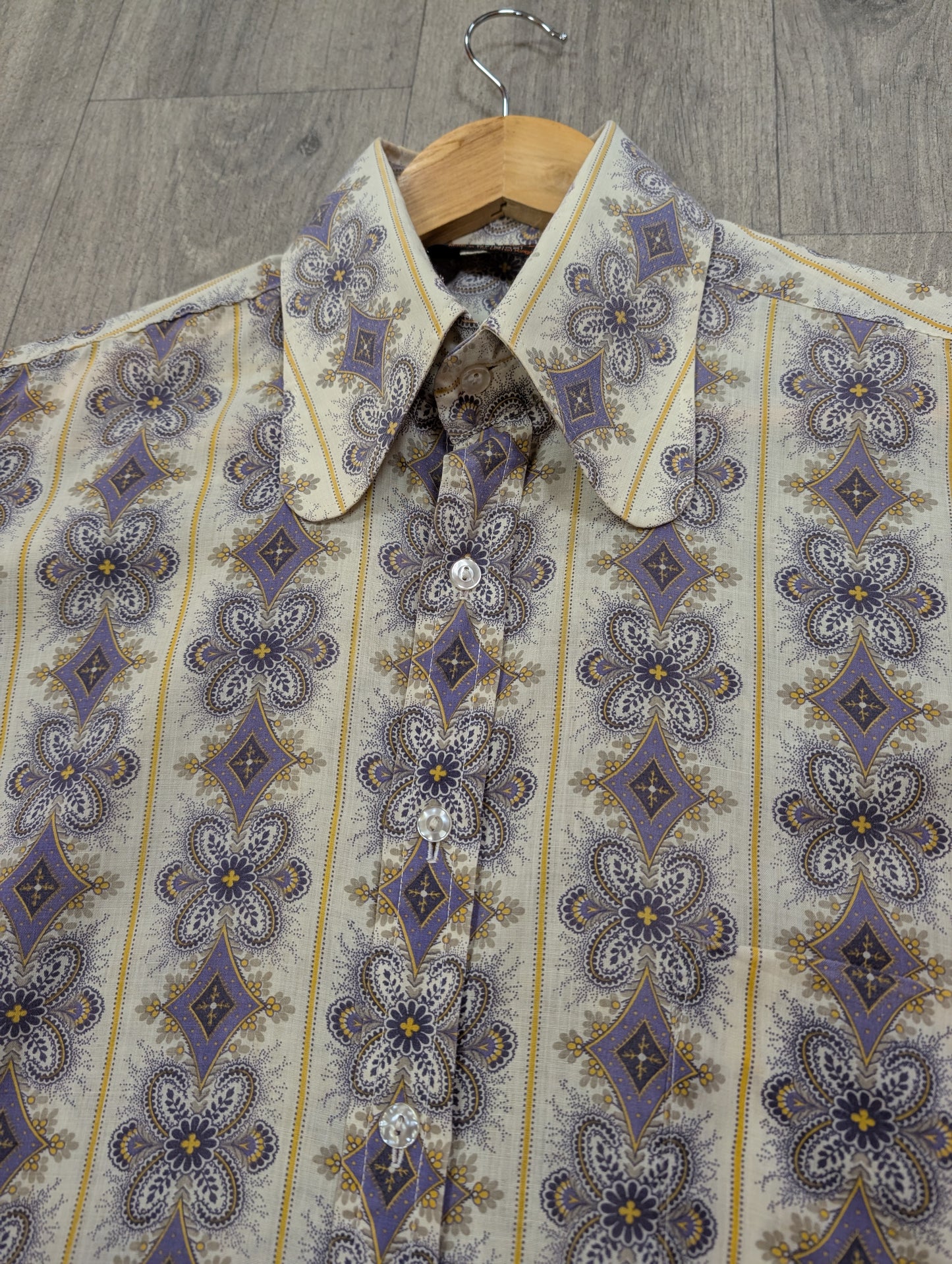 Early 1970s Ben Sherman twist tag shirt