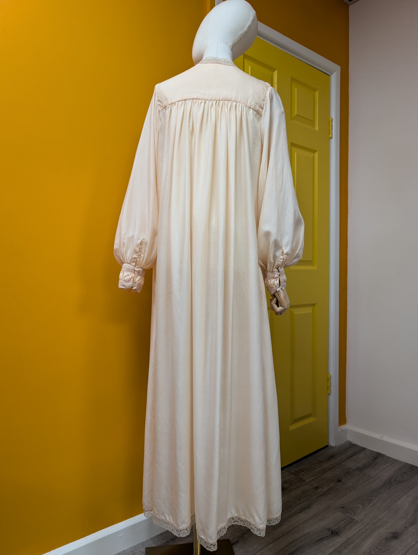 Gorgeous 70s/80s Janet Reger silk peignoir