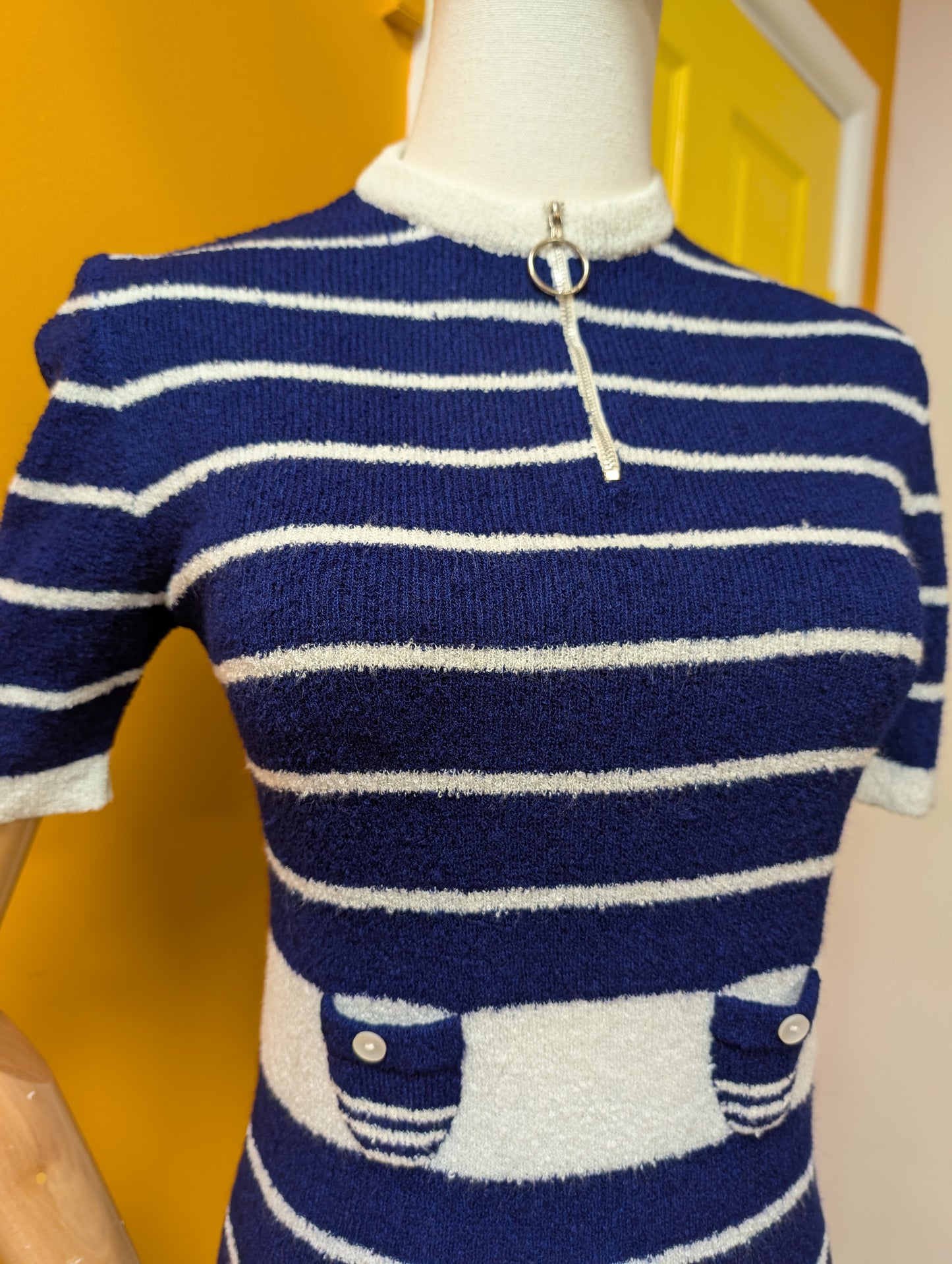 1960s navy & white knit top - XS/S
