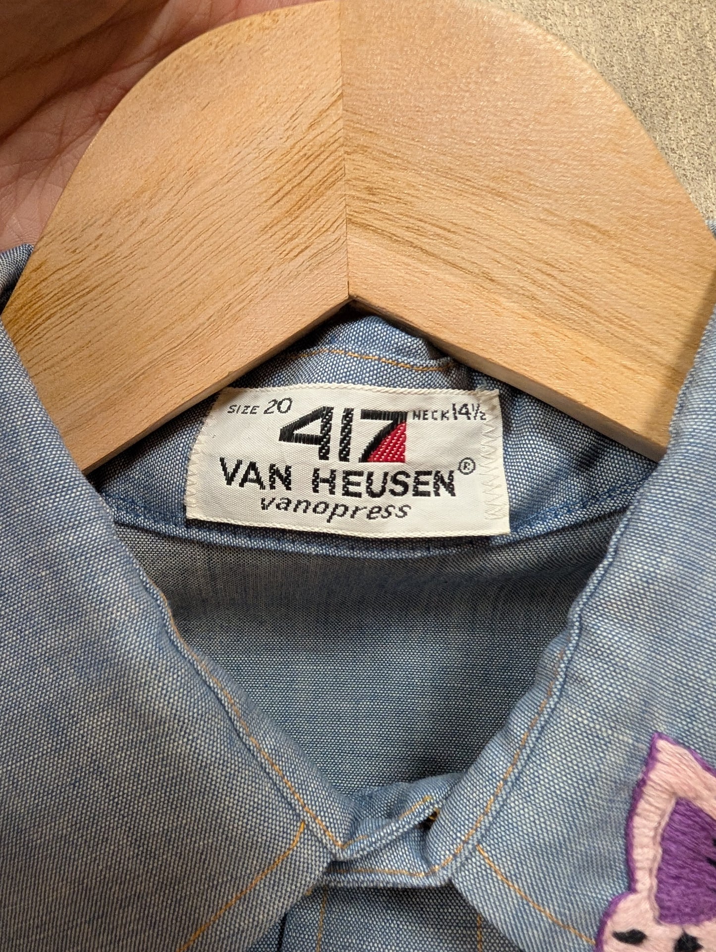 1970s Van Heusen 417 Vanopress embroidered shirt