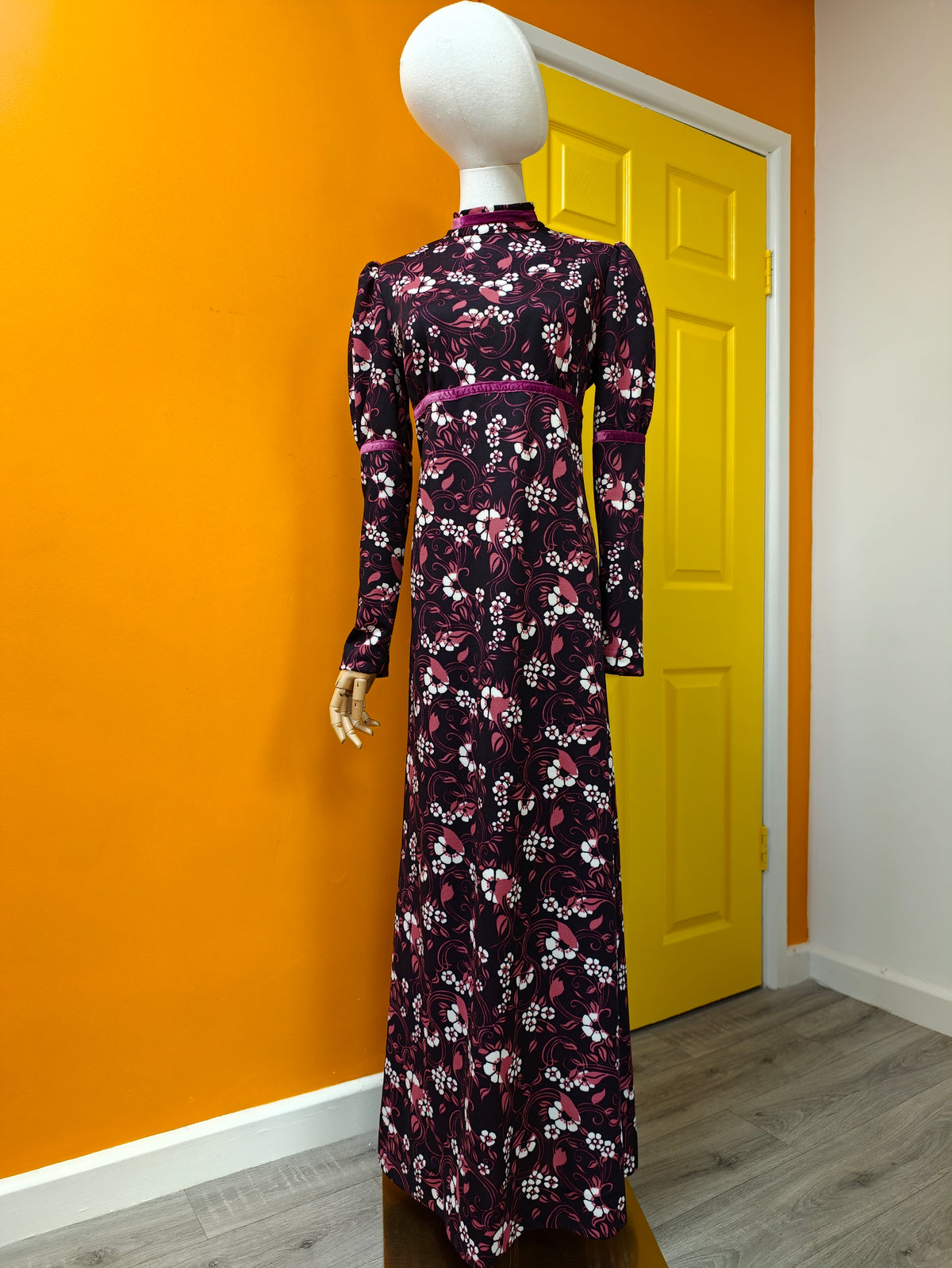 1970s floral maxi dress with velvet trim - M/12